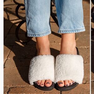 ROAM FUZZY DLIDER SLIPPER NIB